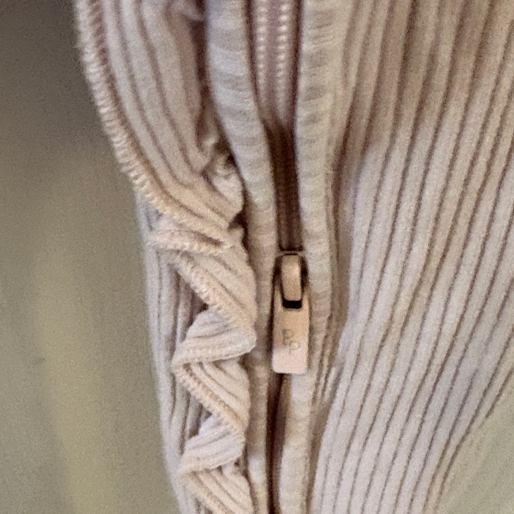 Posh Peanut Bamboo Ruffle Ribbed Sleeper - Picture 4 of 7